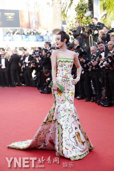 范冰冰近几年红毯造型 1403296938011083833.jpg