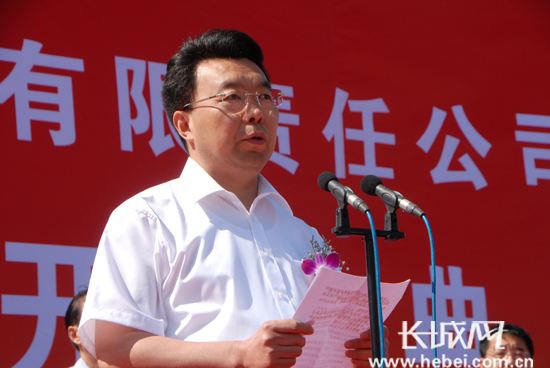 开平区区委书记和春军讲话.李燕 摄