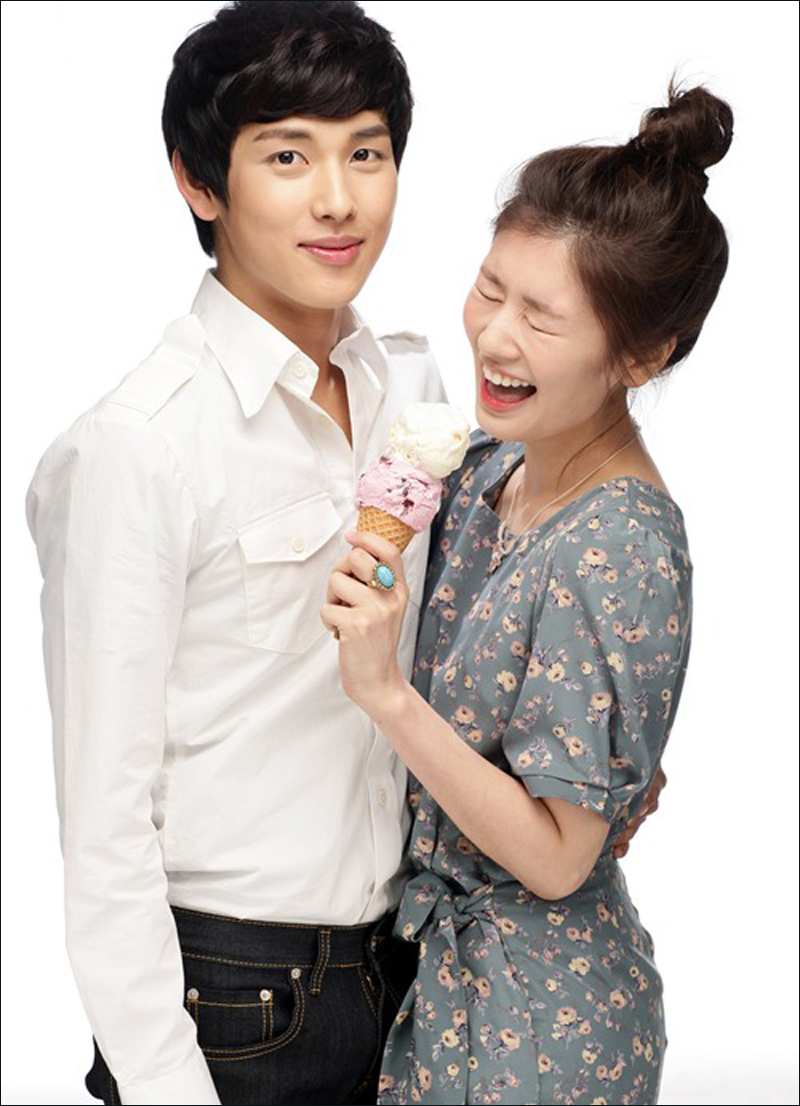 高清:韩国新星林时完郑素敏情侣写真 金童玉女