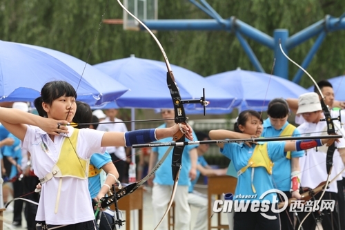 2012年西安市青少年射箭系列赛第一站比赛开弓