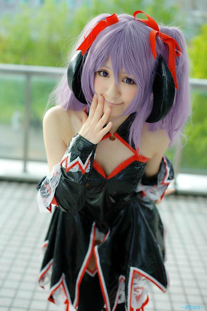 寒蝉鸣泣之时国人cos 紧身衣美女独自妖娆_新