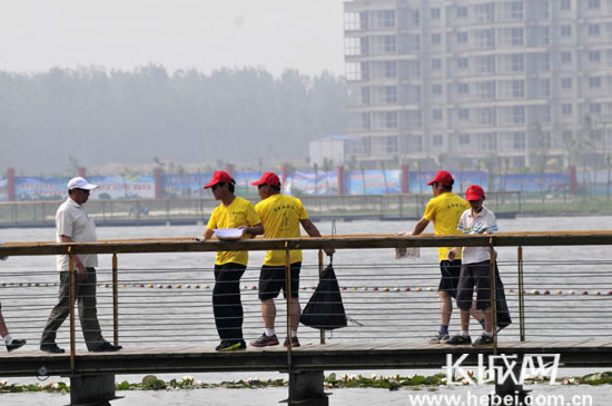 滦南爱心网友举行保护北河大型公益活动(图)