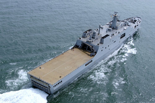 外媒:中国新增登陆舰将在夺岛战役中起决定作用