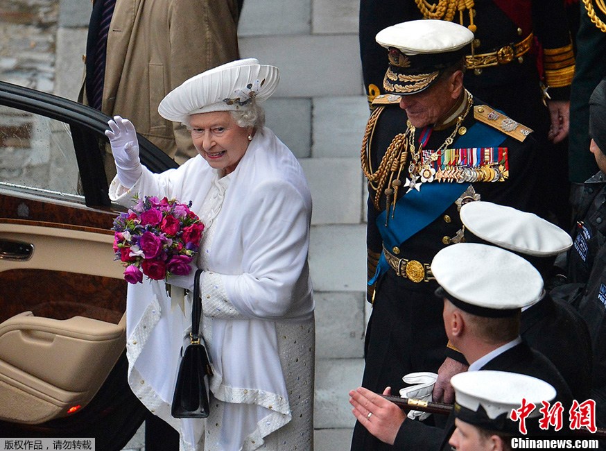 英女王钻石禧年庆典 乘"王室之舟"巡游泰晤士河