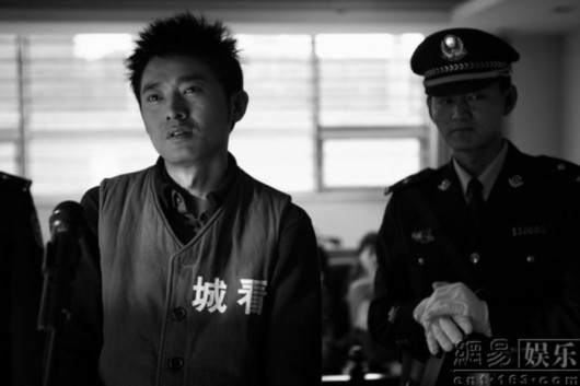 <em>电影</em>《黑暗中的救赎》将映 任泉<em>贩毒</em>只为买房