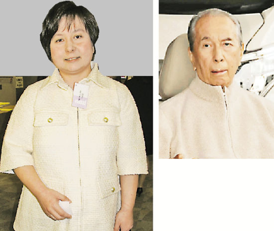 图文:何超蕸替赌王领筹款奖 已抢先探望杨千嬅