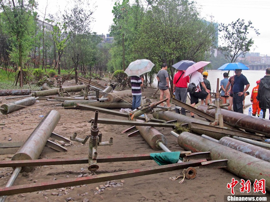 强降雨致河水上涨 贵州铜仁80万水幕系统被冲