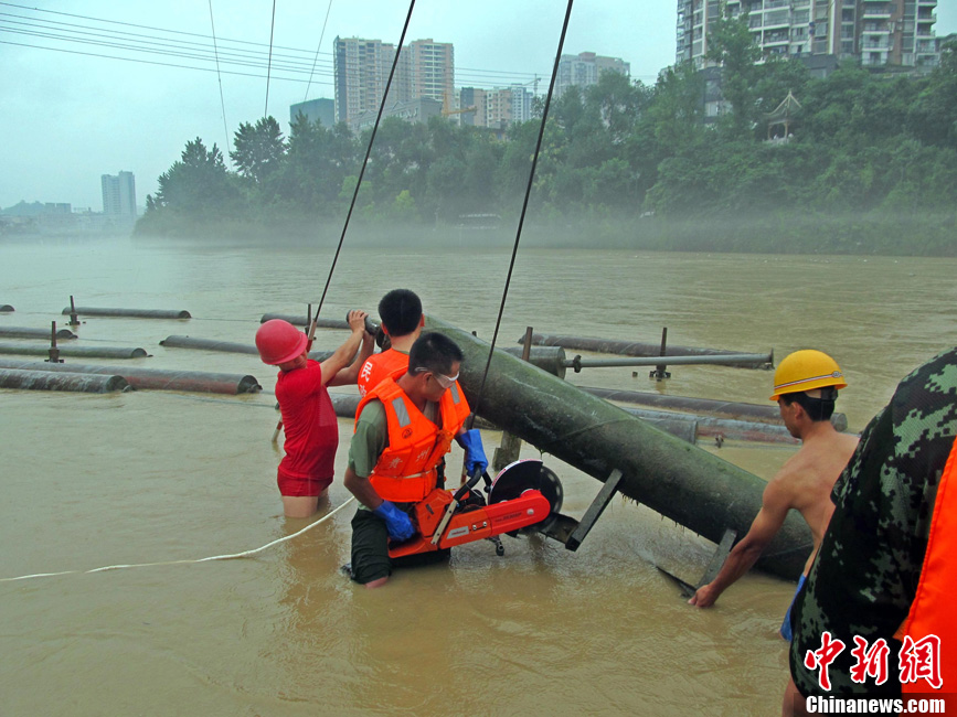 强降雨致河水上涨 贵州铜仁80万水幕系统被冲