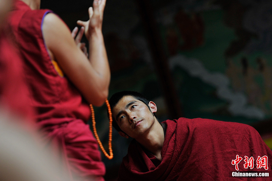 藏传佛教信徒图片