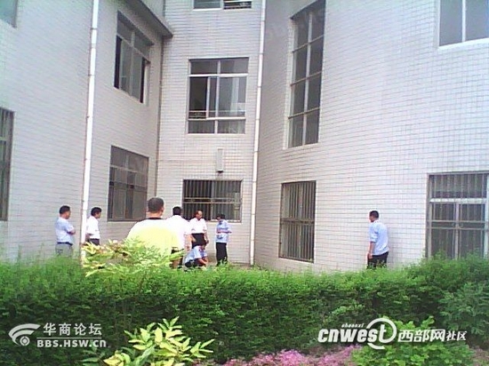 商洛學院大一女生校內6樓墜樓身亡 警方介入調查