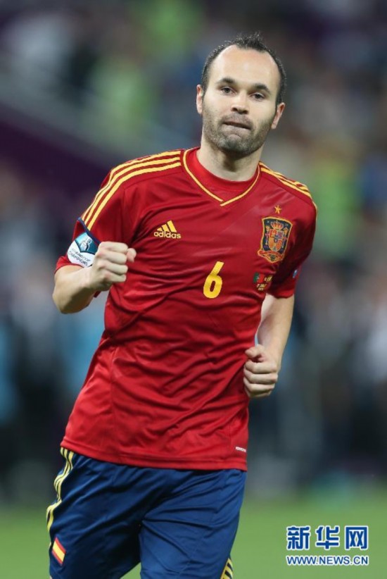 西班牙球星:伊涅斯塔被评为2012年欧锦赛最佳