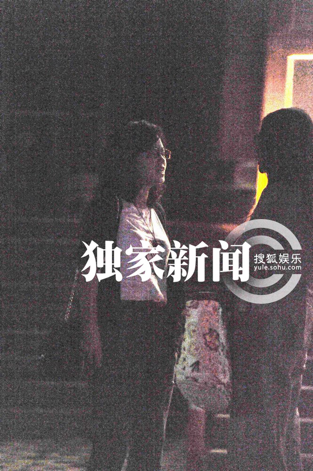 阿朵与闺蜜按摩聊天 放松身心调整状态(高清组图)