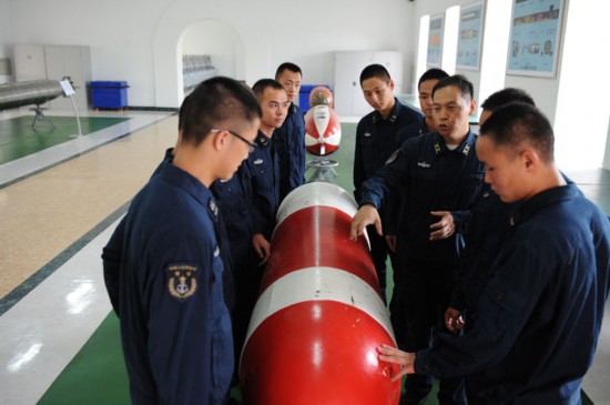 黄金山上铸利剑――海军装备部某训练大队培训保障精兵强将纪实