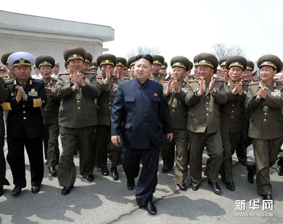 朝鲜国土 人口与军队_朝鲜领导人金正恩新年视察军队 高清组图(3)