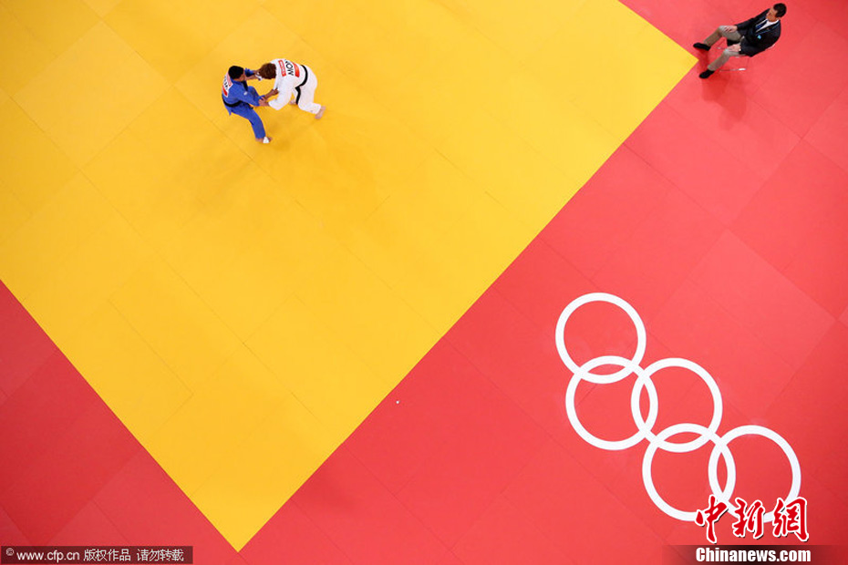 28日赛场美图集萃――倒栽葱