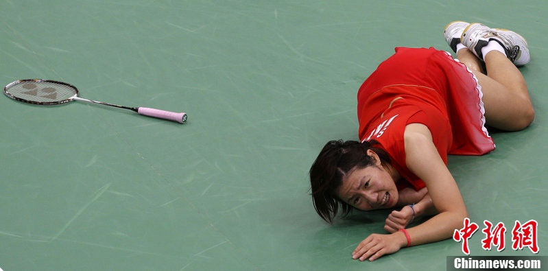 <em>韩国</em>举重<em>运动员</em>赛场受伤 痛苦呐喊_新闻中心_