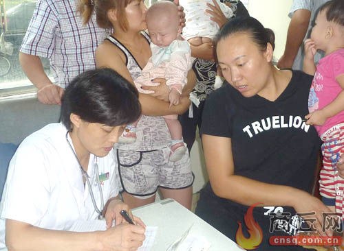 夏邑副<em>县长</em>坚持周日义诊 被称<em>最美女县长</em>(图