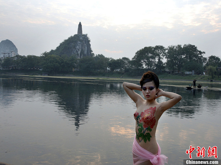 桂林景区举办<em>人体</em>彩绘秀【高清组图】