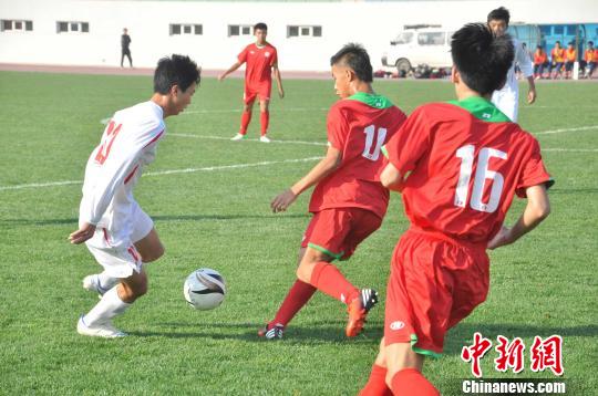 2012全国中学生足球锦标赛开赛 15支队伍角逐