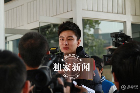 图文:<em>李小璐</em>产女贾乃亮泪崩 <em>女儿名字</em>大猜测_