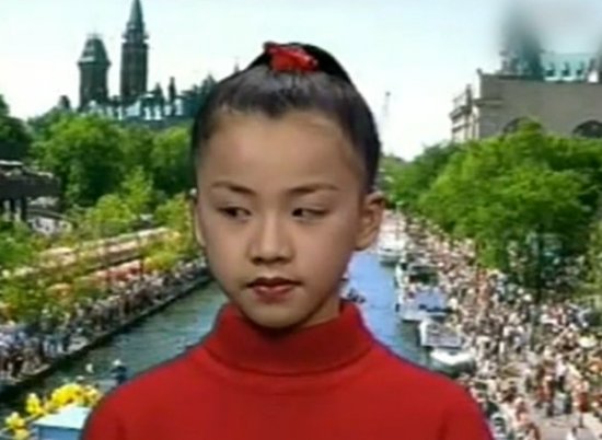 翻白眼的小女孩 4467713470020042261.jpg