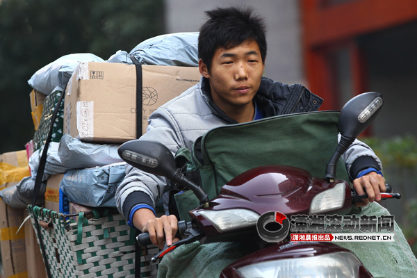 [疯狂快递员]接了150件货下午还有 哪有时间吃