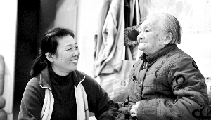 成都有个93岁桃姐 与东家58年相伴相依__