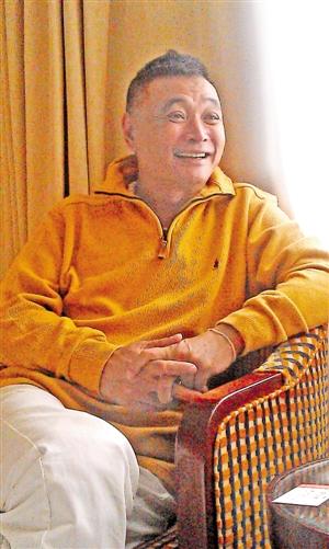 作家马原否认被打与 云南 有关:石头刚好砸中我