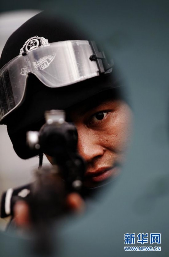 海南海口特警反恐演练_新闻中心_中国网