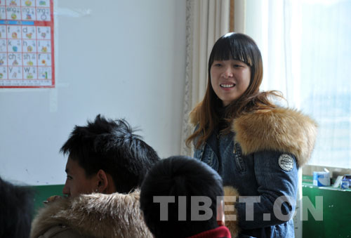 90后乡村<em>女老师</em>达瓦拉姆的故事_新闻中心_中