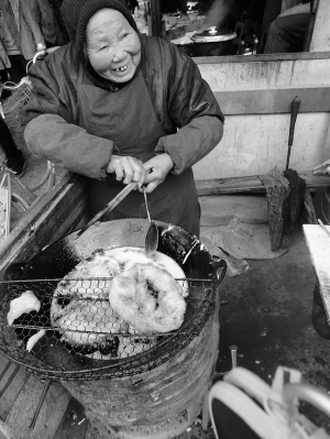 台州椒江有两个卖了20年泡虾的励志阿婆