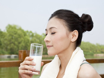 养生保健:<em>补钙</em>勿过量 <em>女性</em>服钙片时需警惕8点