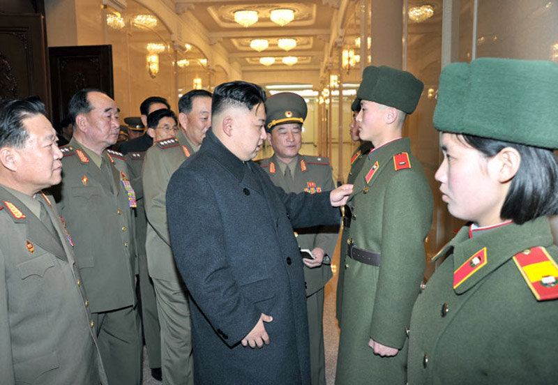 金正恩视察部队 查看朝鲜自制尖端武器(高清组