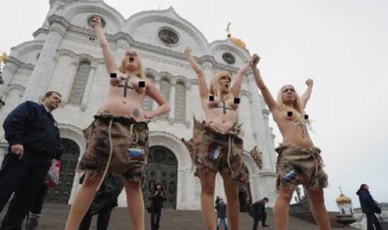 普京调侃女子裸抗:我喜欢 可没看清