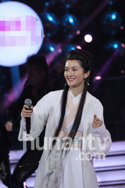 <em>谢娜</em>扮<em>小龙女</em>婀娜起舞 相恋 李维嘉与何炅热舞