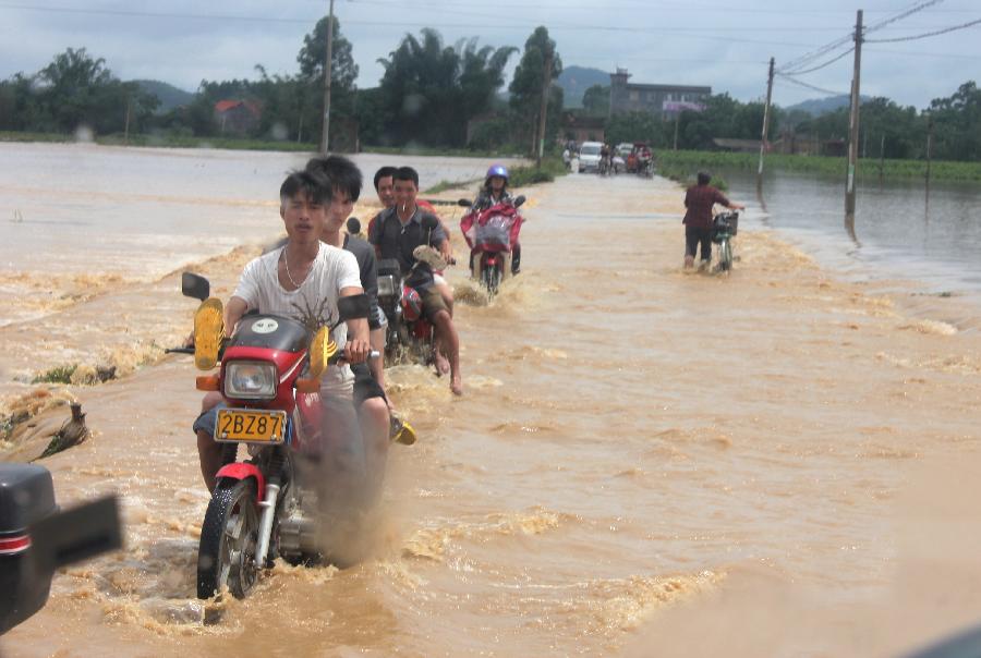 广西暴雨地质灾害致20万人受灾5人死亡