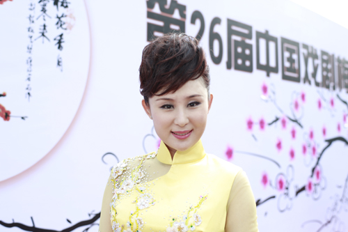 吕洋挑大梁摘得梅花奖 京剧程派再添荣光(图)