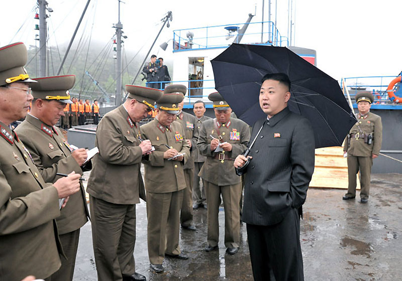 朝鲜国土 人口与军队_朝鲜领导人金正恩新年视察军队 高清组图