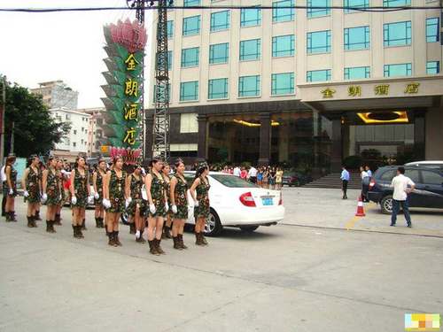真实东莞酒店偷拍 色情业十分庞大[组图]_中国