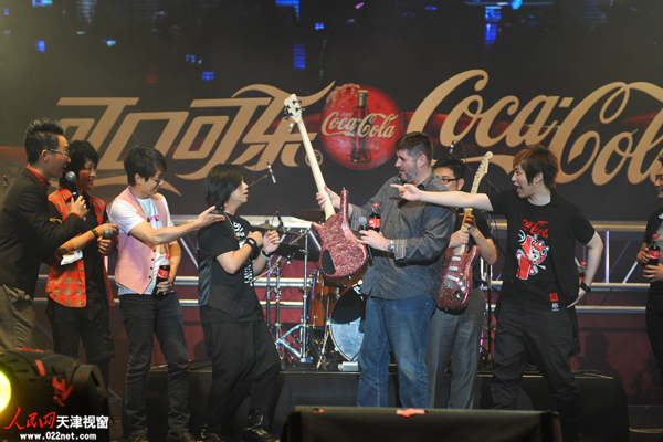 可口可乐创推昵称瓶五月天邀你贯彻快乐 开启