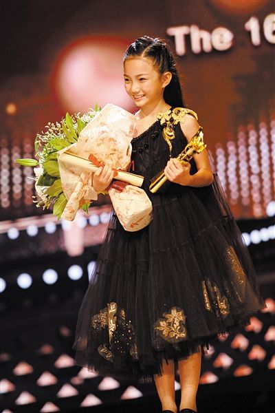 10岁李馨巧拿影后实力获赞 曾演谢霆锋的女儿_娱