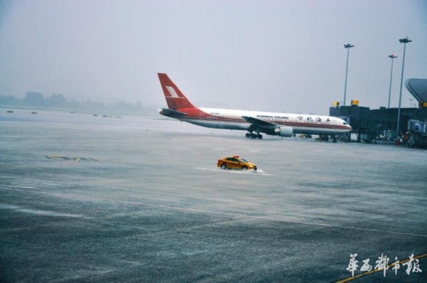 飞机场是什么工作 1615045750389228747.jpg