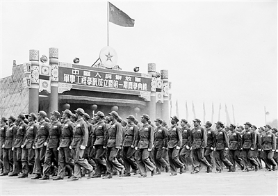 聚焦一所军校的"裂变":我们都是"哈军工"