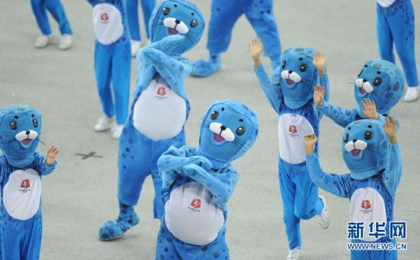 十二运吉祥物亮相闭幕式现场