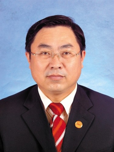 北京一律所主任被控<em>强奸</em>女生 辩称知是<em>处女</em>后
