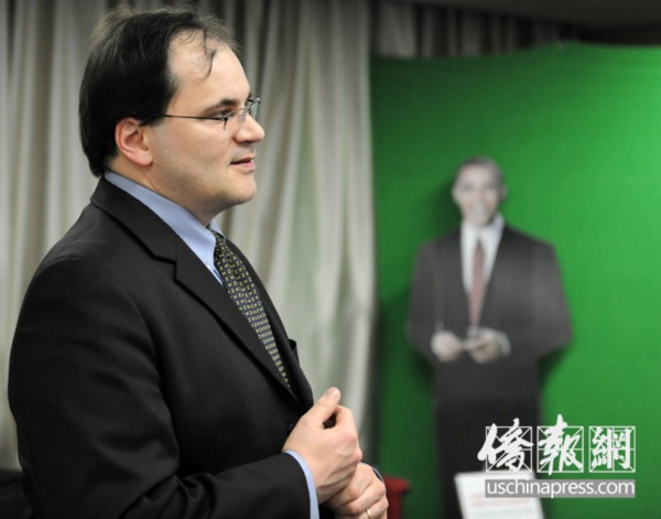 美国签证官在北京为赴美学生答疑