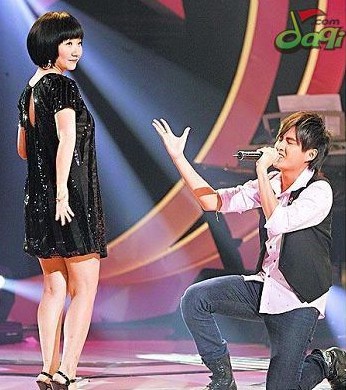 黄靖伦_黄靖伦 收入