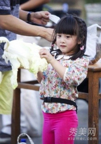 <em>田亮女儿</em>田雨橙卖萌照Cindy生活照盘点(图)_娱