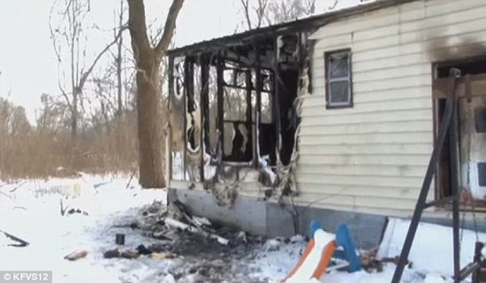 美国消防员夫妻远水难救近火 自家房子被烧光