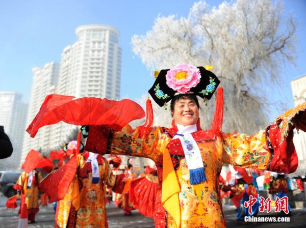 重庆婚纱摄影_重庆雪地婚纱秀(3)